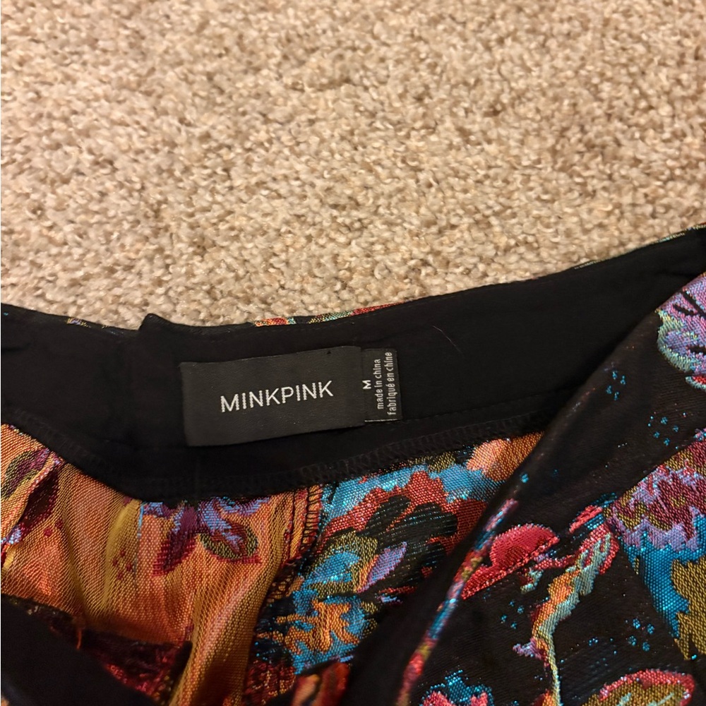 MINKPINK Tahitian Twilight short - Picture 3 of 3